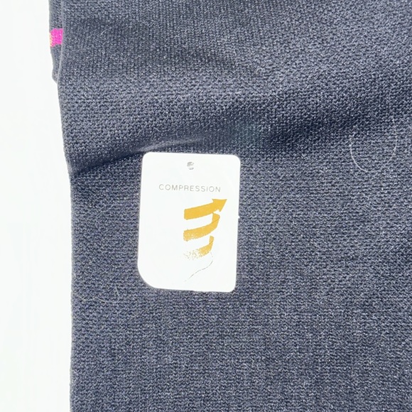 New With Tags Ladies Reebok Compression Knee High socks - Picture 3 of 6